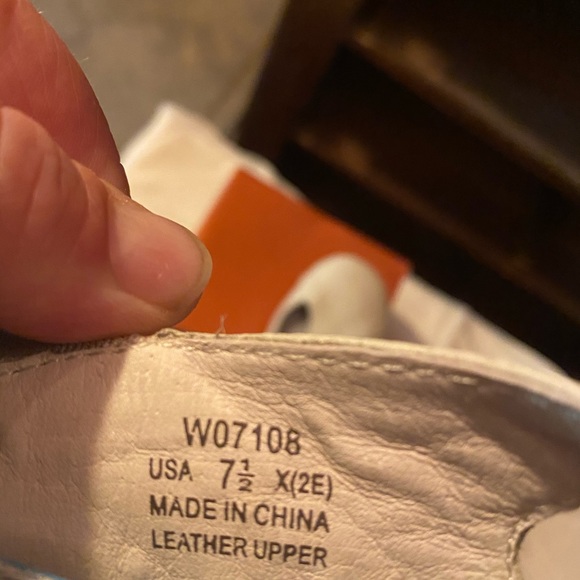 New, Propet shoes, size 7.5, Merlin Bone - Picture 4 of 6